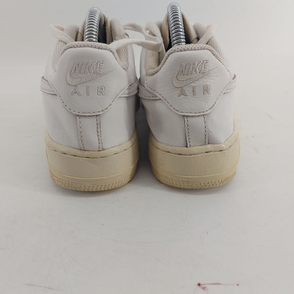 Nike Air Force One White Size 7.7 Women's or Size 6 Youth - Picture 5 of 9